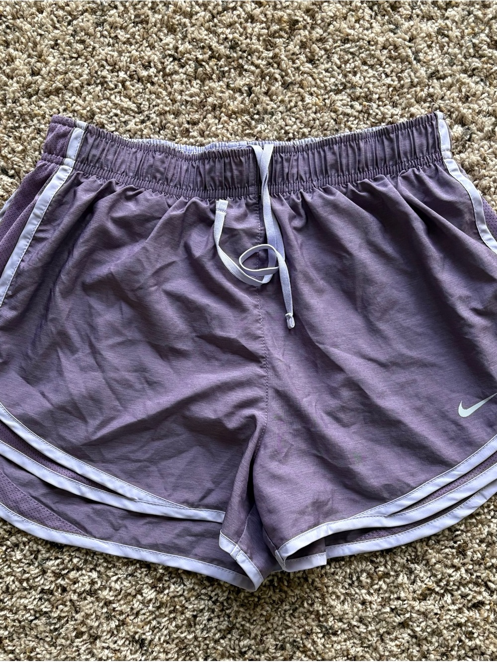 NIKE DRI FIT shorts Womens M with original running pull String purple lilac trim